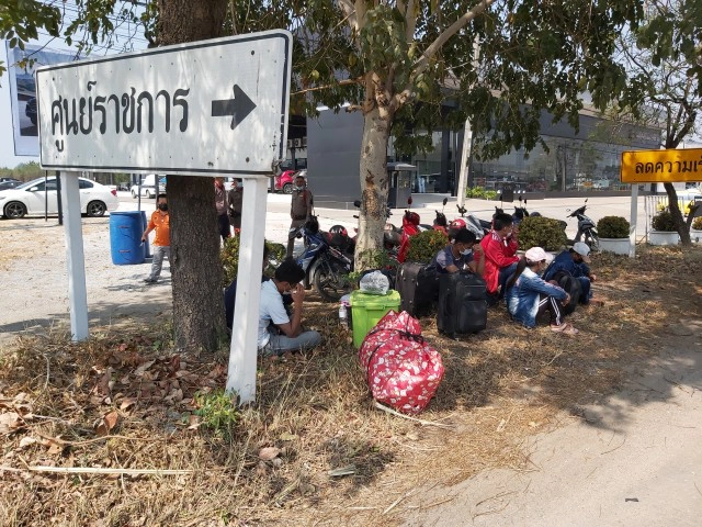 รถตู้แสบทิ้ง6เมียนมา-เชิดเงิน3หมื่นหนี