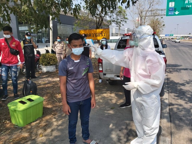 รถตู้แสบทิ้ง6เมียนมา-เชิดเงิน3หมื่นหนี