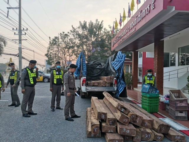 จับหนุ่มแพร่ลักลอบขนไม้ชิงชันเตรียมส่งสมุทรปราการ
