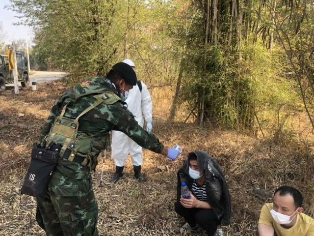รวบ4ชาวจีน3เมียนมาลักลอบข้ามแม่น้ำเมย