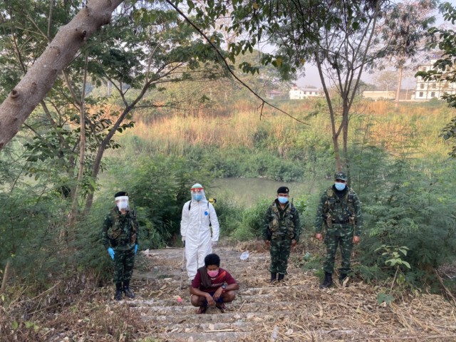 รวบ4ชาวจีน3เมียนมาลักลอบข้ามแม่น้ำเมย