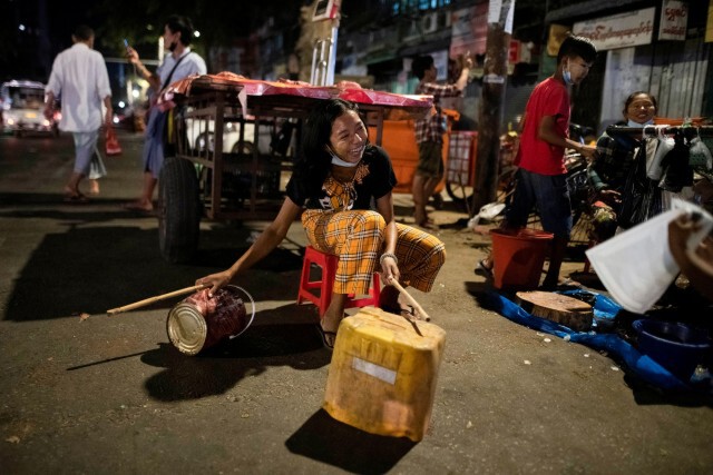 ชาวเมียนมาเคลื่อนไหวต้านรัฐประหารวันที่ 3