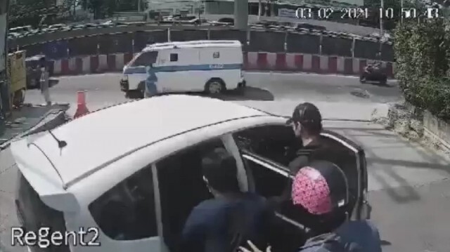 ตร.บางเขน เผย สาวถูกอุ้มหน้าคอนโดถูกปล่อยตัวแล้ว จ่อเชิญมาสอบคู่กรณี