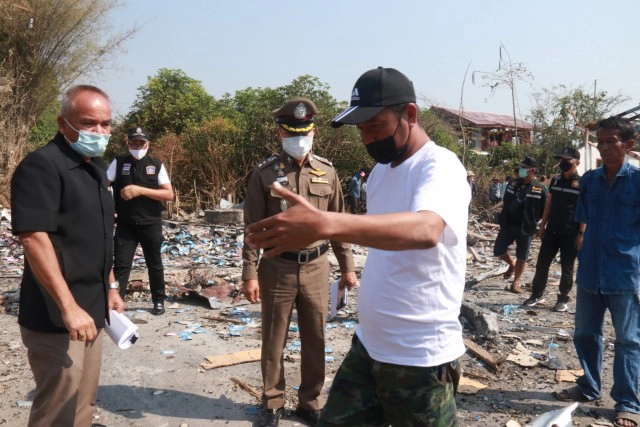 เจ้าของรง.พลุระเบิดมอบตัว-ขอโทษทั้งน้ำตา