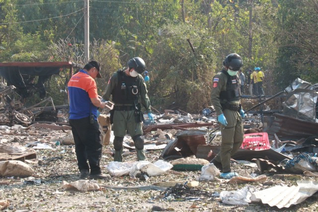 ผู้ว่าฯพิจิตรสั่งตรวจสอบรง.พลุ-ร้านค้าหวั่นซ้ำรอย