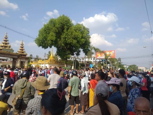 ตร.เมียวดีสลายชุมนุม-จับแล้ว6ราย