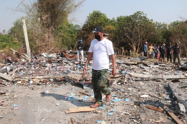 เจ้าของรง.พลุระเบิดมอบตัว-ขอโทษทั้งน้ำตา