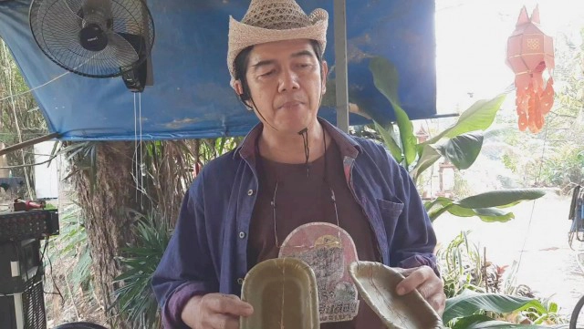 "ชาวบ้านต๋อม"ผลิตภาชนะจากใบไม้-ลดปัญหาไฟป่า