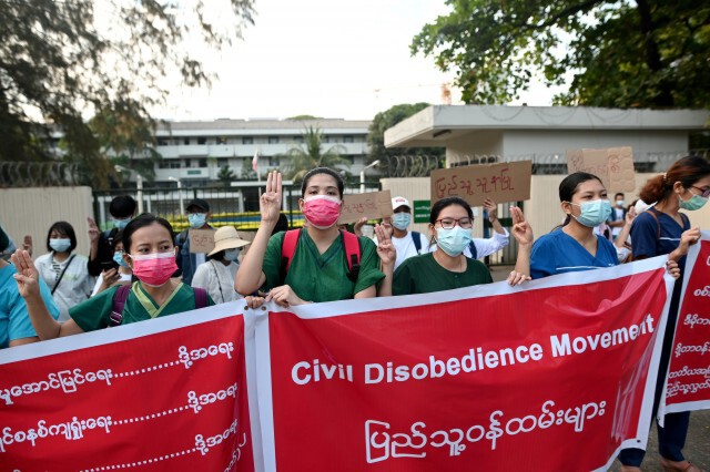 นักเคลื่อนไหวเมียนมาปลุกข้าราชการสไตรค์