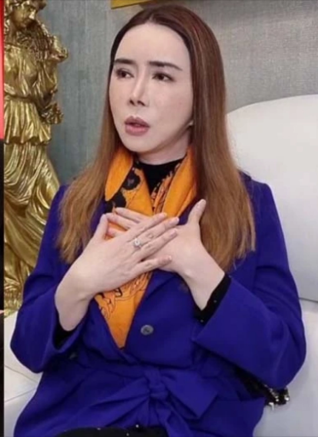 "แอน จักรพงษ์" ฟาดหนักพิธีกรชื่อดัง ขอทวงถาม ‘คำว่ากตัญญูต่อลูกค้า’มีไหม ??