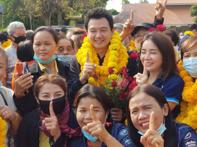 รับสมัครเลือกตั้งท้องถิ่น วันแรก"รองบิ๊ก"กลุ่มเพื่อนเวิน ลงชิงนายกทม.