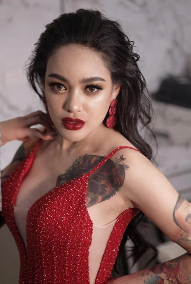 พิมรี่พาย จัดให้ ลุยฟ้องลูกค้าซื้อน้ำหอมแท้แต่โพสต์ด่า-กล่าวหาขายสินค้าปลอม