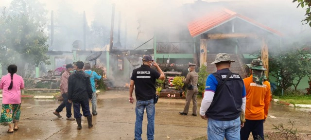 ไฟไหม้โรงเรียนประถมในอำเภอโพนพิสัย หนองคาย วอดทั้งหลัง