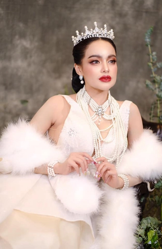 พิมรี่พาย จัดให้ ลุยฟ้องลูกค้าซื้อน้ำหอมแท้แต่โพสต์ด่า-กล่าวหาขายสินค้าปลอม