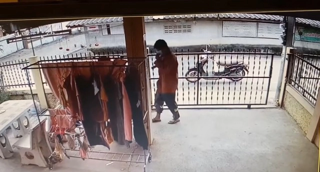 ผวาโจรโรคจิต-ขโมยกางเกงในกลางวันแสกๆ