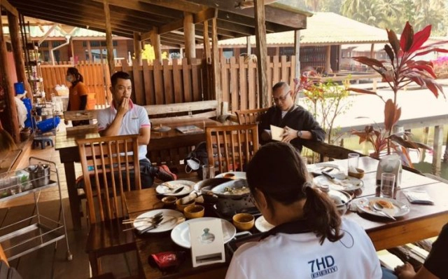 แจงชัด "ดราม่ากะเพรา-หมูทอด 500" เหตุราคาแพงเพราะสั่งในโรงแรม 5 ดาว