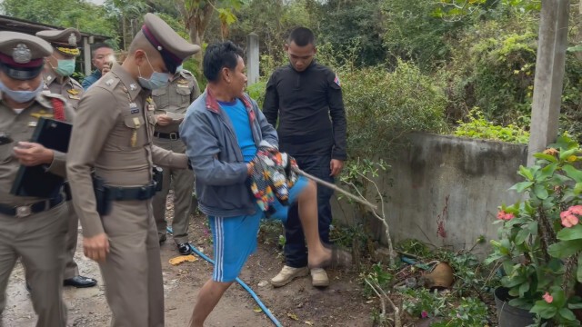 ผัวเมียข้ามรั้วทะเลาะเพื่อนบ้านถูกแทงดับเมียสาหัส