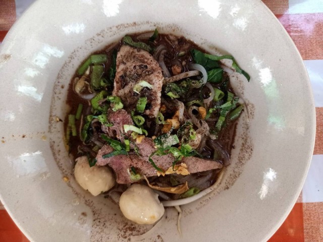เปิดร้านก๋วยเตี๋ยว 12 บาท สู้ภัยโควิด-19