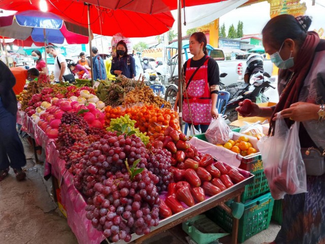 วันจ่ายโคราชคึกคักชาวไทยเชื้อสายจีนแห่ใช้สิทธิ์คนละครึ่ง