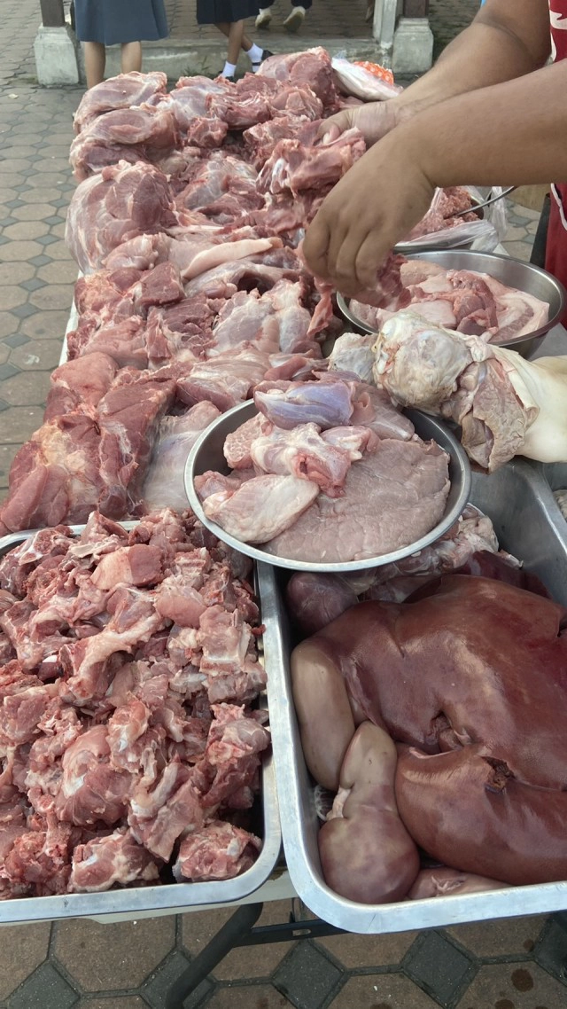 หมูธงฟ้าช่วยประชาชนช่วงตรุษจีน
