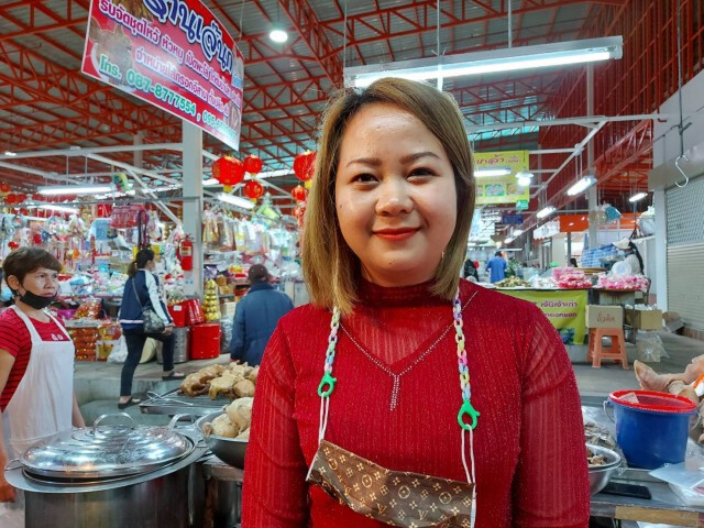 วันจ่ายโคราชคึกคักชาวไทยเชื้อสายจีนแห่ใช้สิทธิ์คนละครึ่ง
