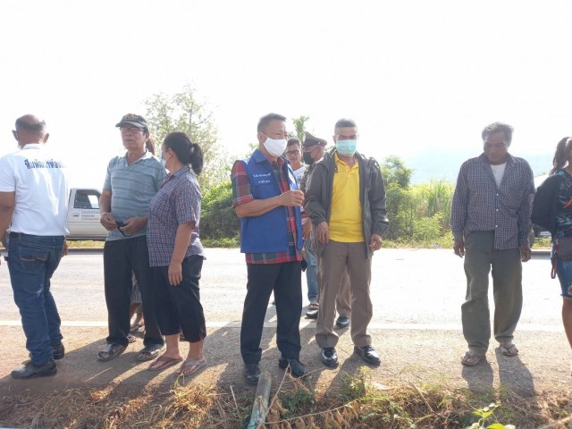 ตื่นตาตื่นใจ!! พบน้ำพุผุดที่เมืองกาญจน์ นายอำเภอบ่อพลอยรุดตรวจสอบพื้นที่