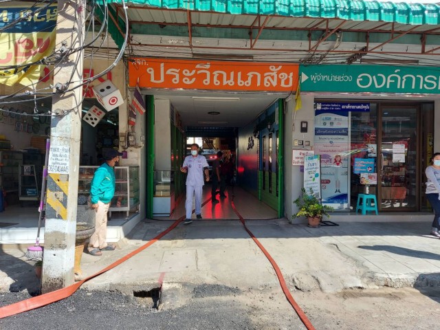 ไฟไหม้ร้านขายยากลางเมืองย่าโม