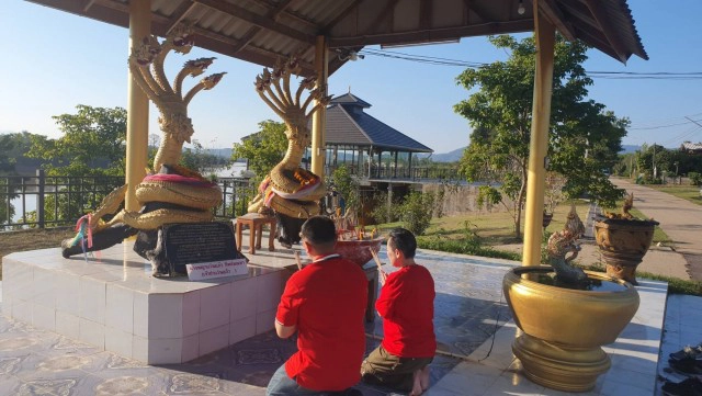 ชาวบ้านพบพญานาคโผล่-กลางแม่น้ำโขง