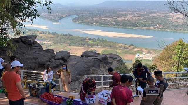 นักท่องเที่ยวชาวสระบุรีตกเหววัดผาตากเสื้อเสียชีวิต