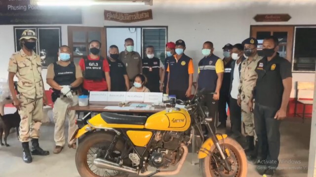 ตำรวจบุกค้นบ้านซุกยาบ้าสามีหนีหน้าตั้งเมียท้อง3เดือนถูกรวบ