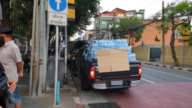 อนุสาวรีย์ประชาธิปไตย เริ่มคึกคัก การชุมนุมสู่เวลานัดหมาย