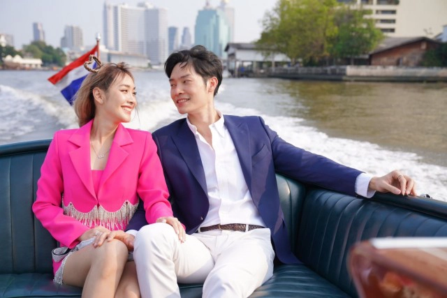 "มิน-พีชญา" ปลื้ม "ไฮโซโอ๊ต" ขับเรือควงสวีตวาเลนไทน์กลางเจ้าพระยา