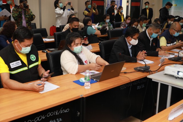โคราชสั่งปิดหมู่บ้านหนองบัวแดง หลังพบผู้ป่วยโควิด 1 รายร่วมงานศพ