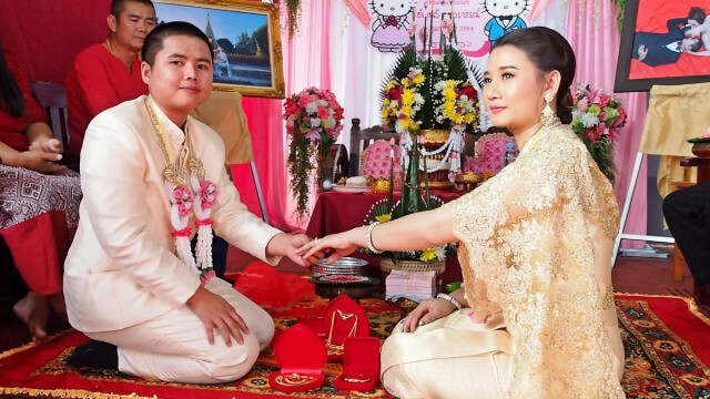 สาวหล่อยกขันทองหมาก-แต่งสาวพะเยา