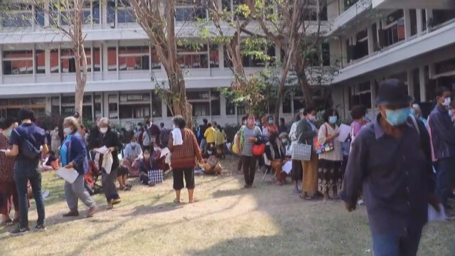 แห่ลงทะเบียนเราชนะผู้เฒ่าหลงไป ธกส. ออมสิน