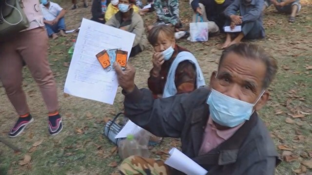 แห่ลงทะเบียนเราชนะผู้เฒ่าหลงไป ธกส. ออมสิน