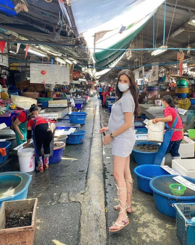คุณแม่ริต้างานเข้า!! โดนชาวเน็ตติงแรง หลังทำบุญปล่อยปลาลงแม่น้ำเจ้าพระยา
