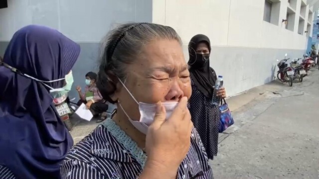"คุณยายสา"เสียใจ!! เดินทางมาต่อคิวลงทะเบียน ‘เราชนะ’ กลุ่มไร้สมาร์ทโฟน เจอจนท.ดุเหมือนหมา