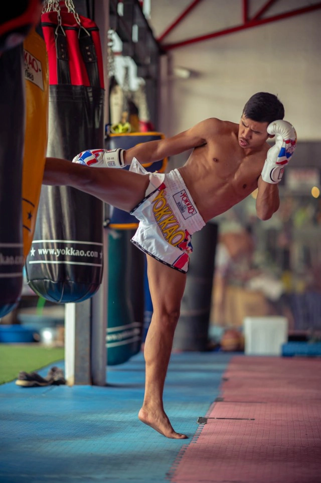 ซุปเปอร์เล็ก เกียรติหมู่ 9 บู๊ ศึกวันฯชิงเข็มขัดคิกบ็อกซิ่ง