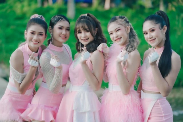 ร้อนปรอทแตก!! เผยแชทหลุด "เจนนี่" ไล่เด็กออกจากวง