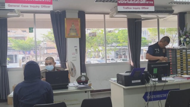 สาวแจ้งจับหัวหน้าหื่น ลวงไปทำอนาจารล้วงของลับ