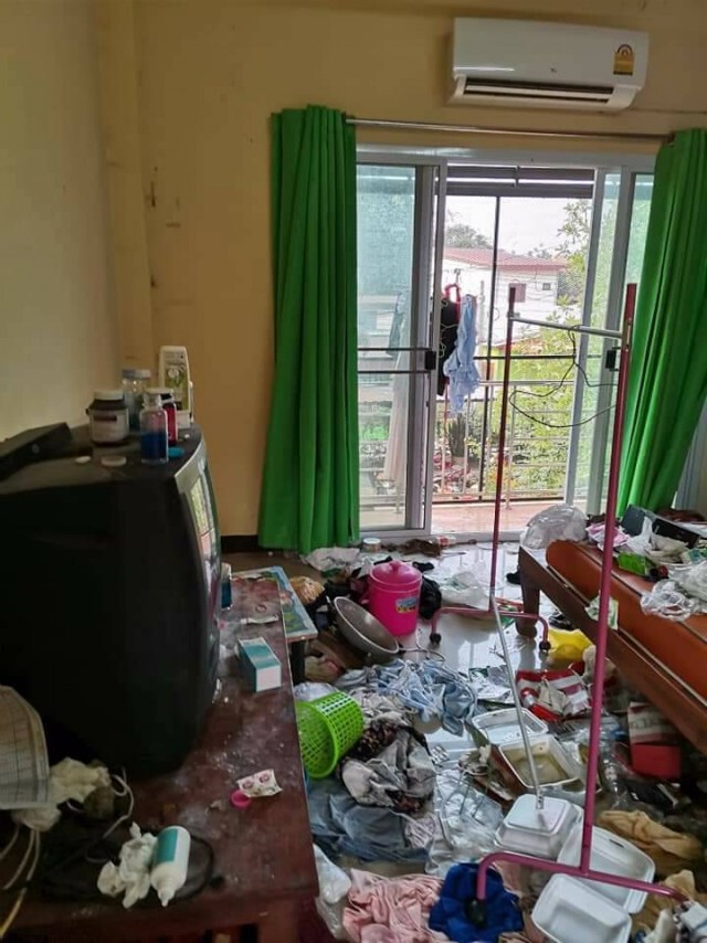 เจ้าของหอพักผงะสาวเชิดค่าเช่าทิ้งขยะเน่าให้ดูต่างหน้า