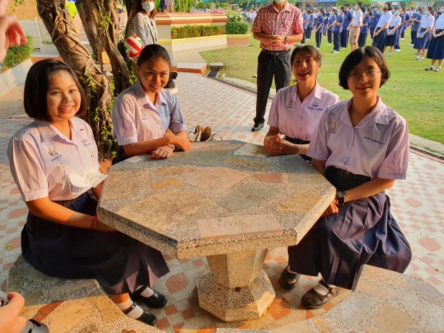 ร.ร.เฉลิมขวัญสตรี หาเสียงประธานสภานักเรียน-ผ่าน "IG"