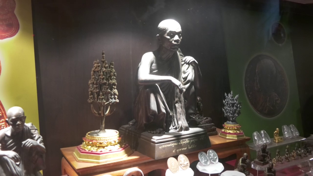 สับแบรนด์ดังละเมิดทำเสื้อหลวงพ่อคูณ