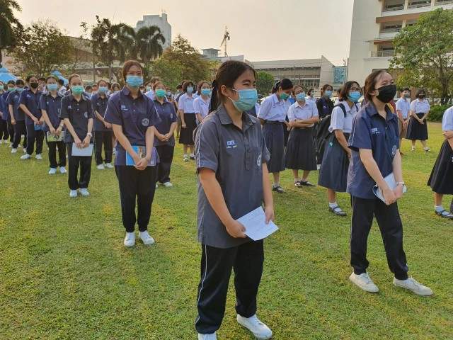 ร.ร.เฉลิมขวัญสตรี หาเสียงประธานสภานักเรียน-ผ่าน "IG"