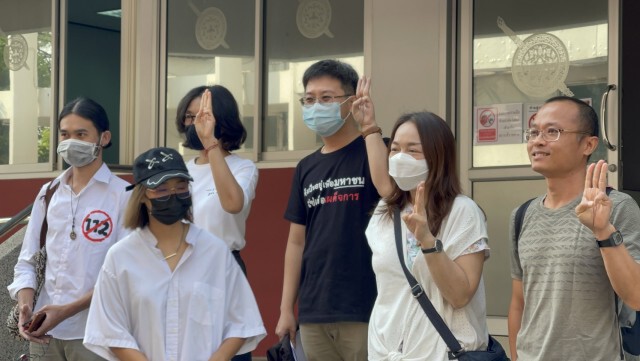 ม็อบ3นิ้ว-ทยอยรับทราบข้อหา ม.116
