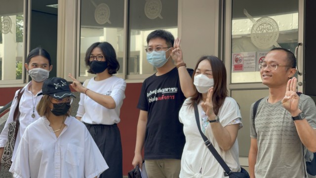 ม็อบ3นิ้ว-ทยอยรับทราบข้อหา ม.116