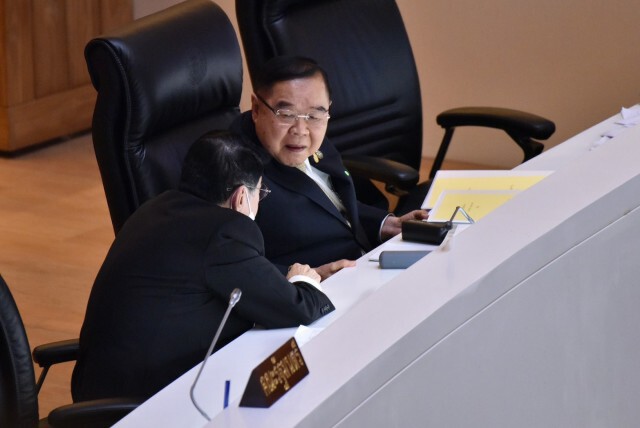 "ประวิตร" เตือน "สิระ" สร้างเหรียญ "หลวงพ่อป้อม" ขออย่าดึงตนไปเกี่ยว