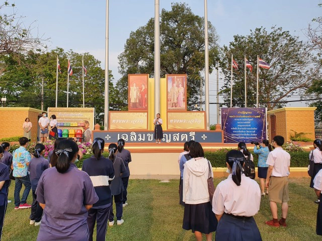 ร.ร.เฉลิมขวัญสตรี หาเสียงประธานสภานักเรียน-ผ่าน "IG"