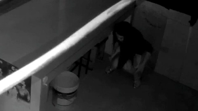 สุดจะทน! เปิดวงจรปิดแฉนักเที่ยวสาวฉี่ใส่หน้าร้านก๋วยเตี๋ยว